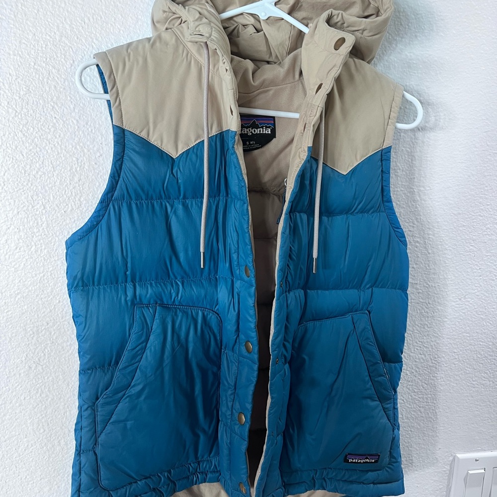 Patagonia Blue teal Bivy women’s size small snow vest warm trendy